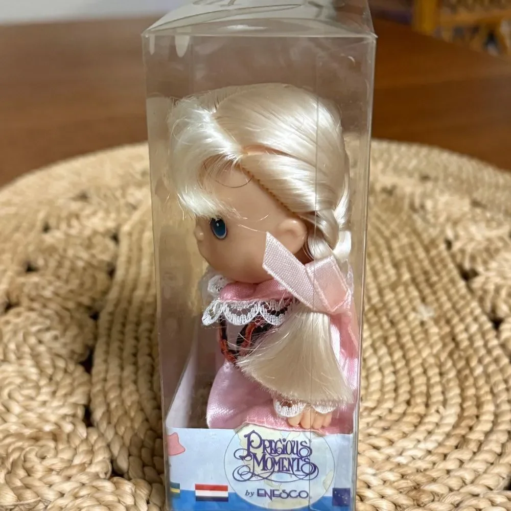 Vintage Enesco Precious Moments Swedish 